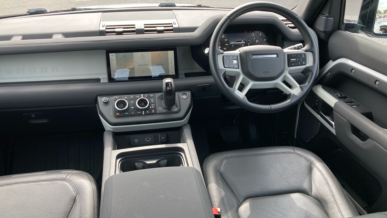 Used Land Rover Defender 2022 for sale - 76455115: Photo 44