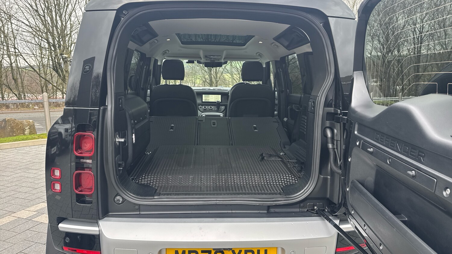 Used Land Rover Defender 2023 for sale - 77639142: Photo 10