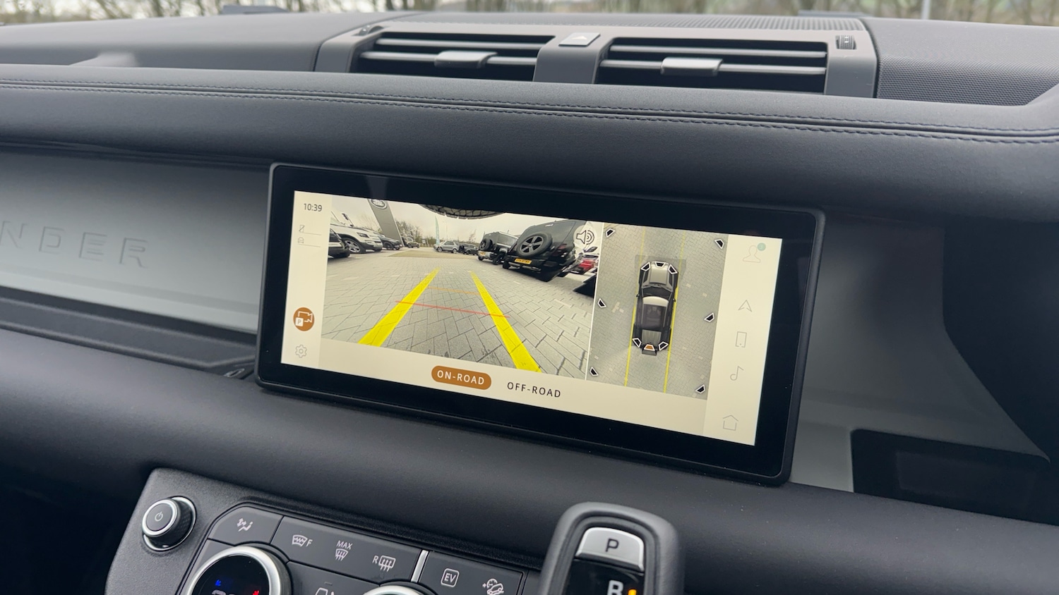 Used Land Rover Defender 2023 for sale - 77639142: Photo 12