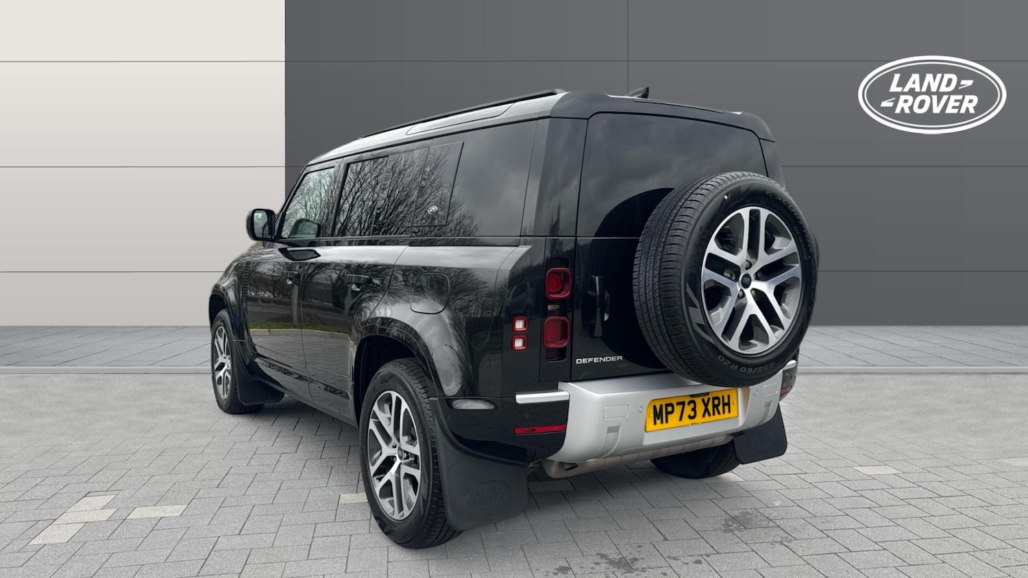 Used Land Rover Defender 2023 for sale - 77639142: Photo 2