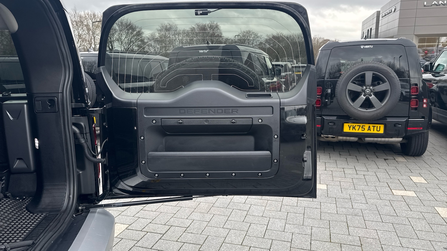 Used Land Rover Defender 2023 for sale - 77639142: Photo 34