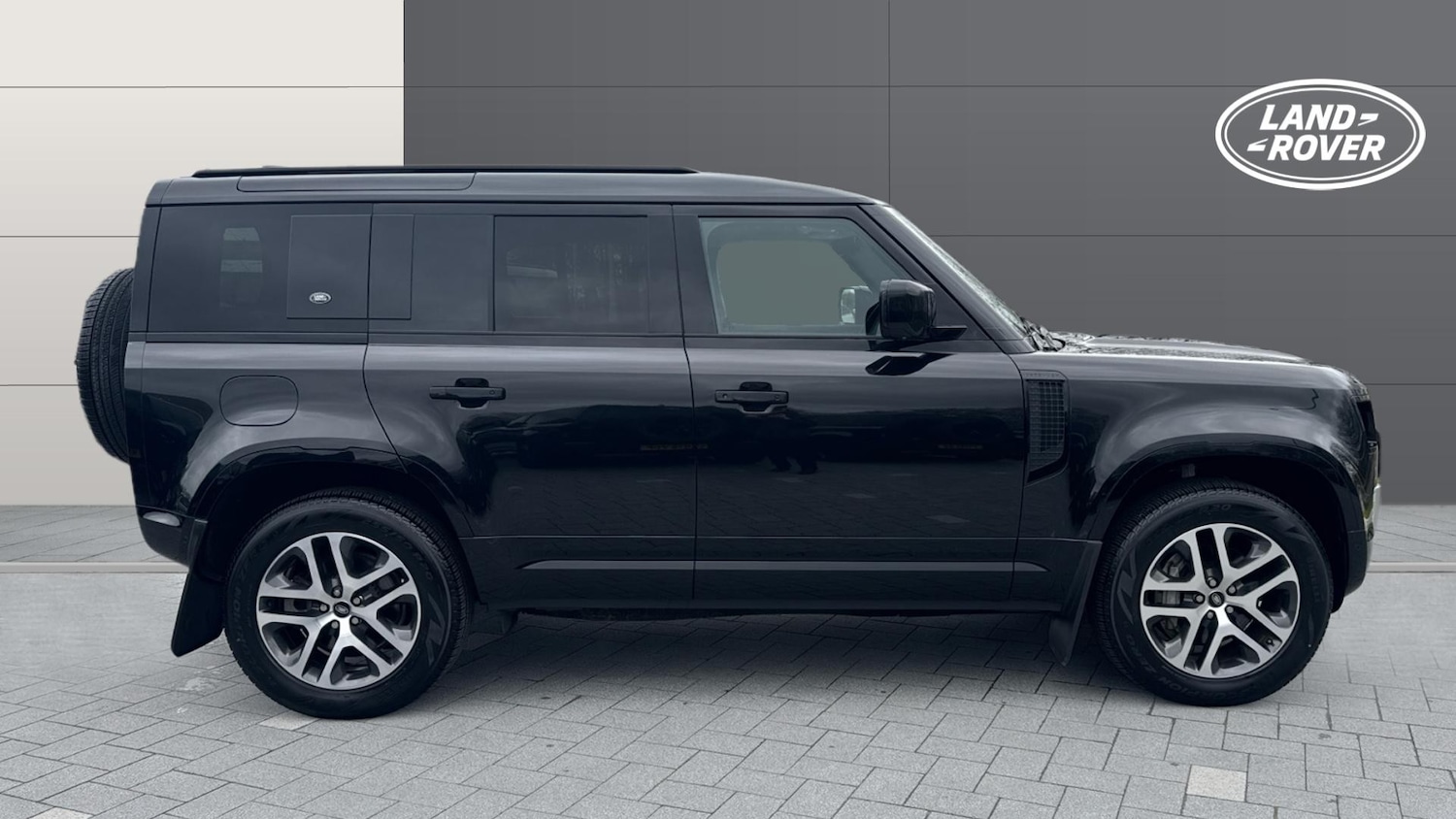 Used Land Rover Defender 2023 for sale - 77639142: Photo 5