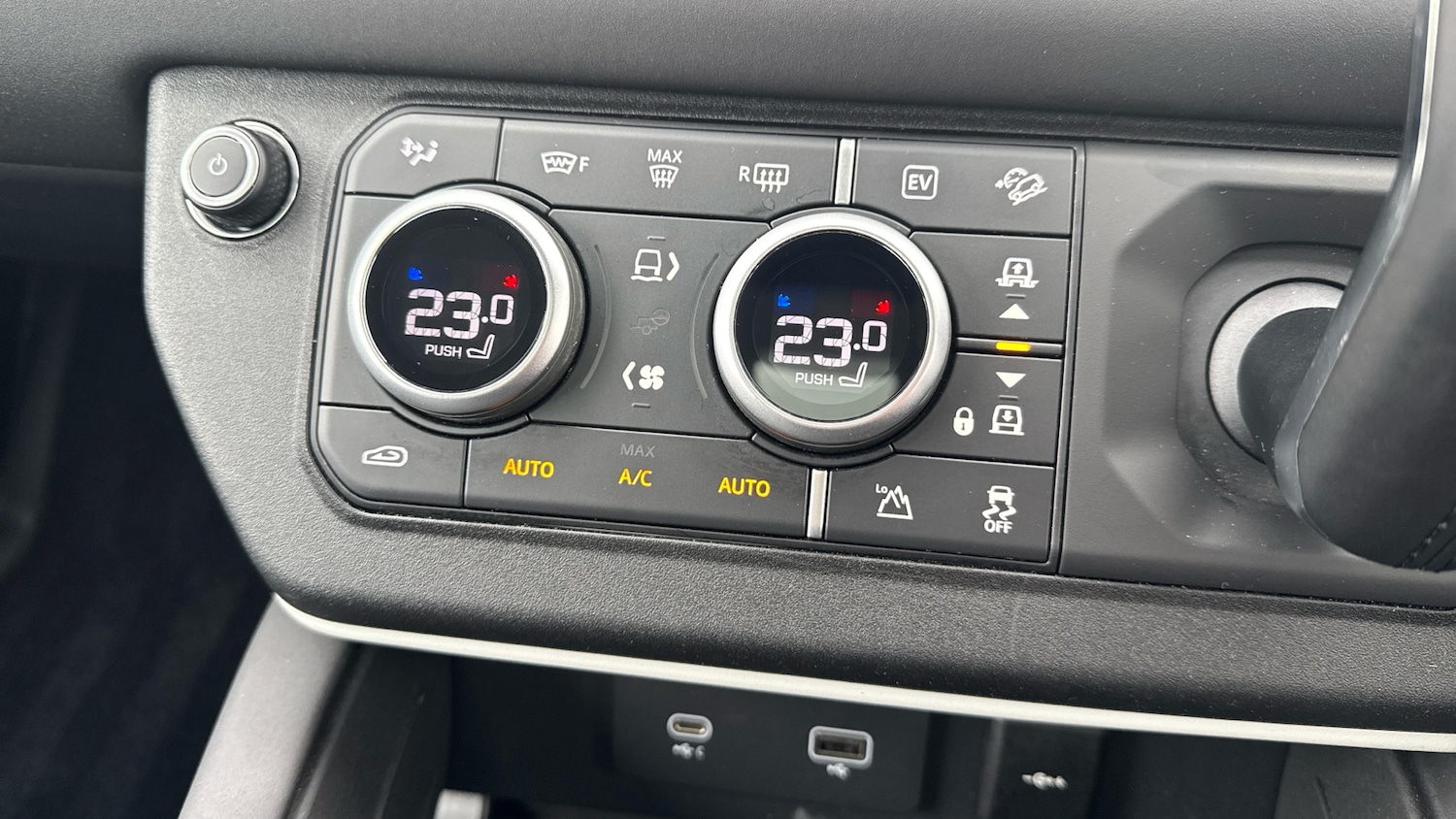 Used Land Rover Defender 2023 for sale - 77639142: Photo 53