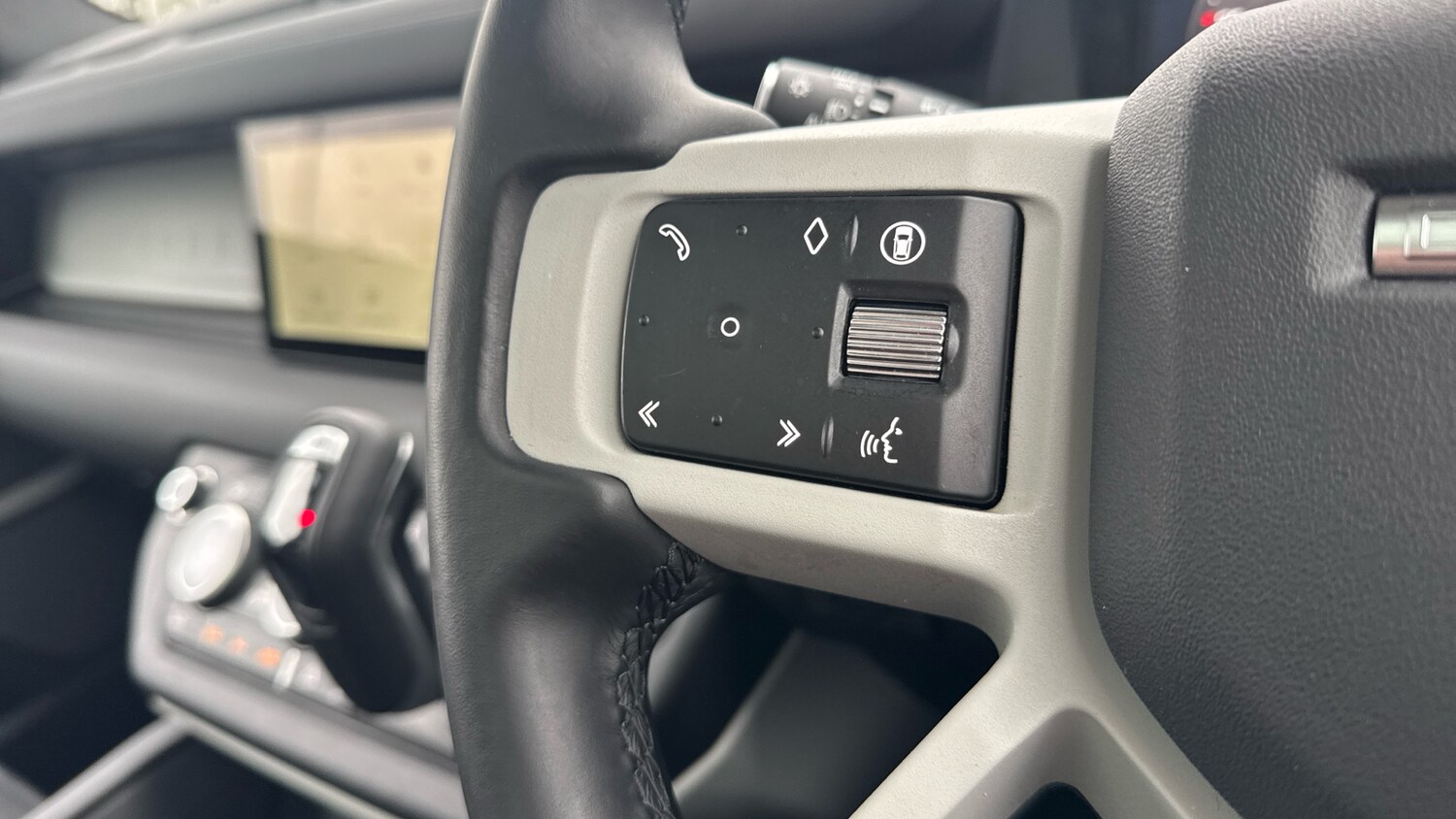 Used Land Rover Defender 2023 for sale - 77639142: Photo 57