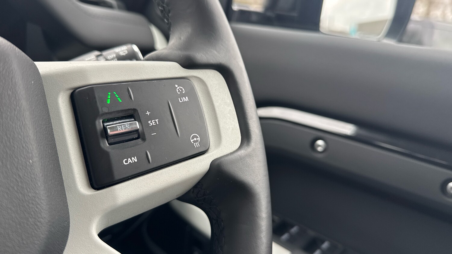 Used Land Rover Defender 2023 for sale - 77639142: Photo 58