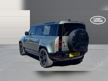 Used Land Rover Defender 2024 for sale - 78813000: Photo