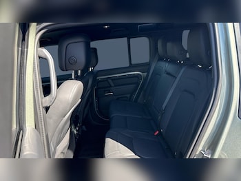Used Land Rover Defender 2024 for sale - 78813000: Photo