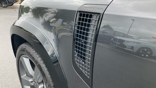 Used Land Rover Defender 2025 for sale - 76268168: Photo 20