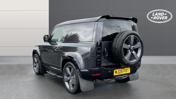 Used Land Rover Defender 2025 for sale - 76268168: Photo 2