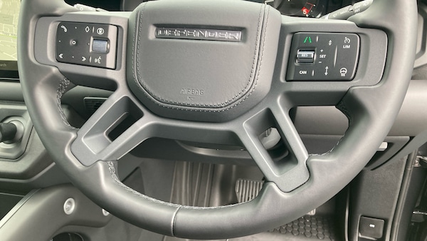 Used Land Rover Defender 2025 for sale - 76268168: Photo 44