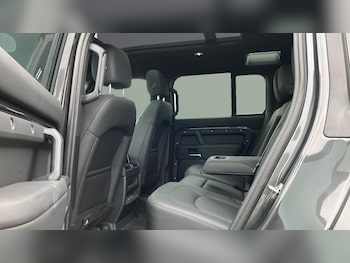 Used Land Rover Defender 2024 for sale - 79124747: Photo
