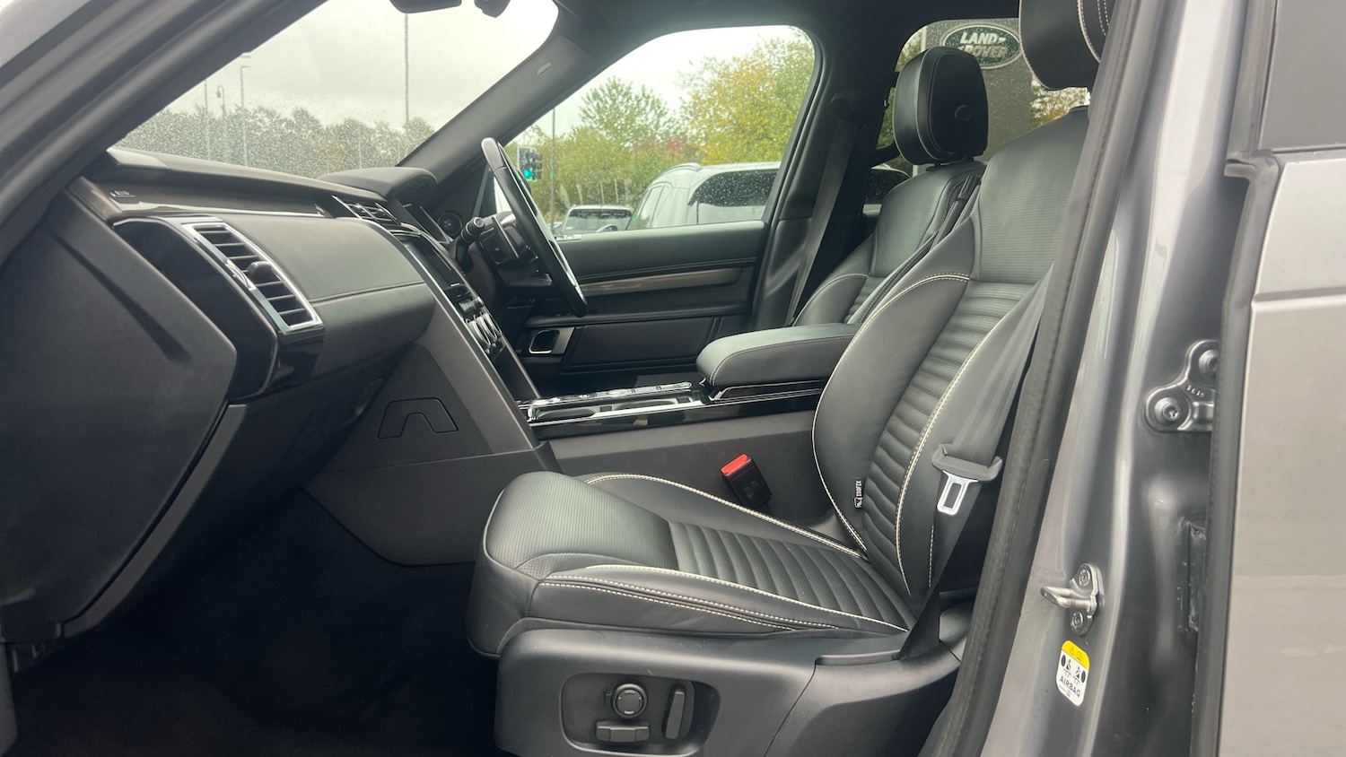 Used Land Rover Discovery 2019 for sale - 77286139: Photo 46