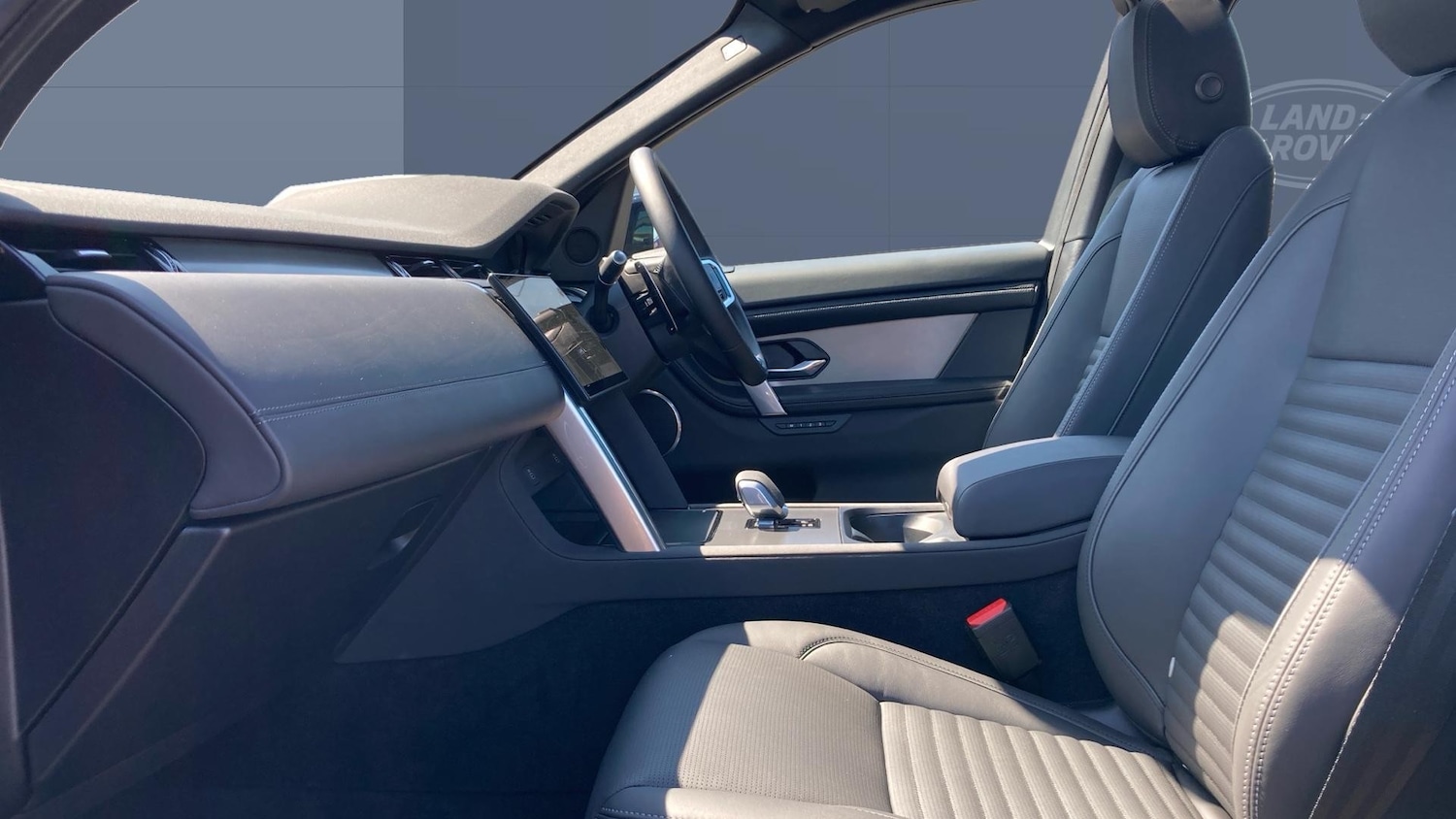 Used Land Rover Discovery Sport 2025 for sale - 76576498: Photo 3