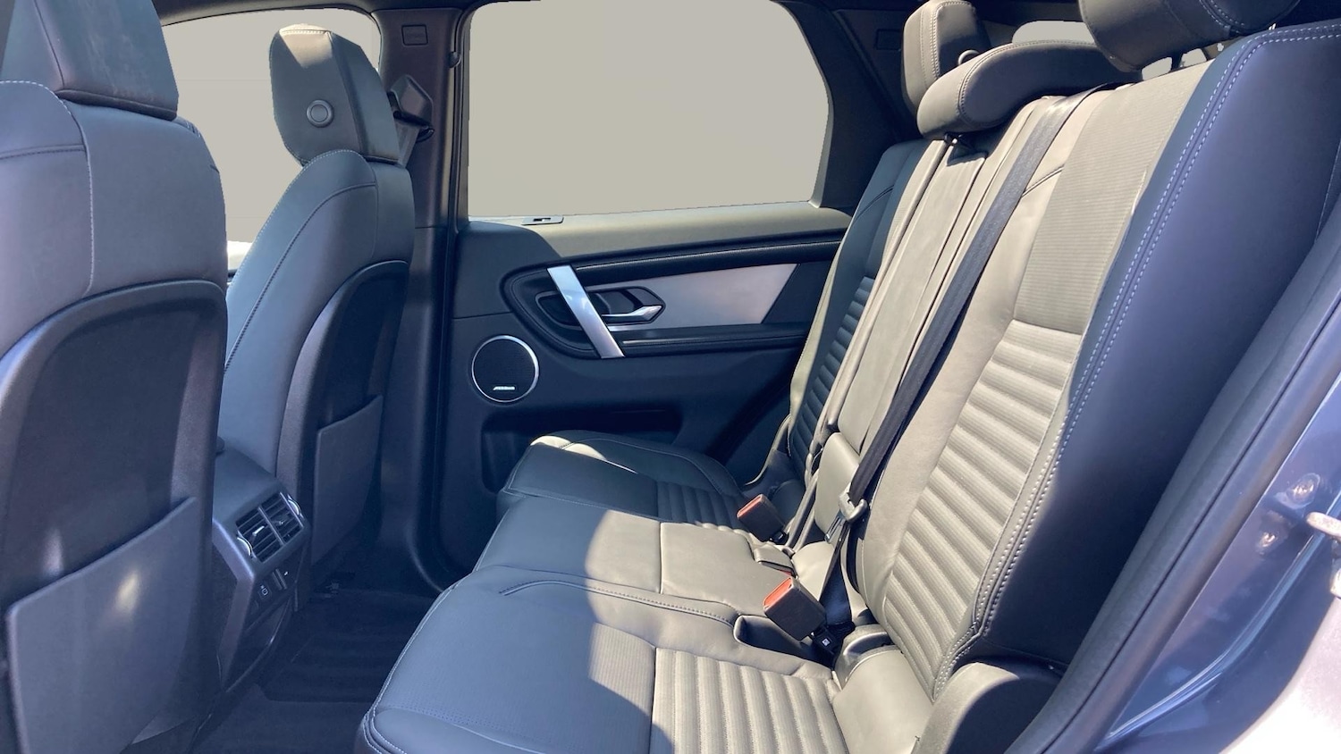 Used Land Rover Discovery Sport 2025 for sale - 76576498: Photo 4