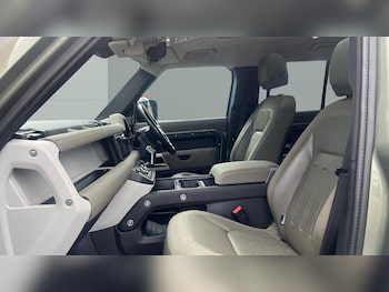 Used Land Rover Defender 2020 for sale - 75618802: Photo