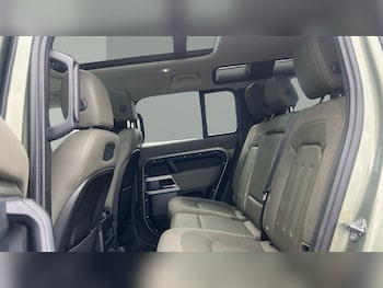 Used Land Rover Defender 2020 for sale - 75618802: Photo