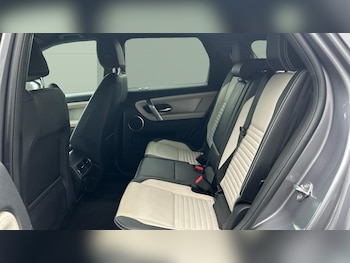 Used Land Rover Discovery Sport 2022 for sale - 79330110: Photo
