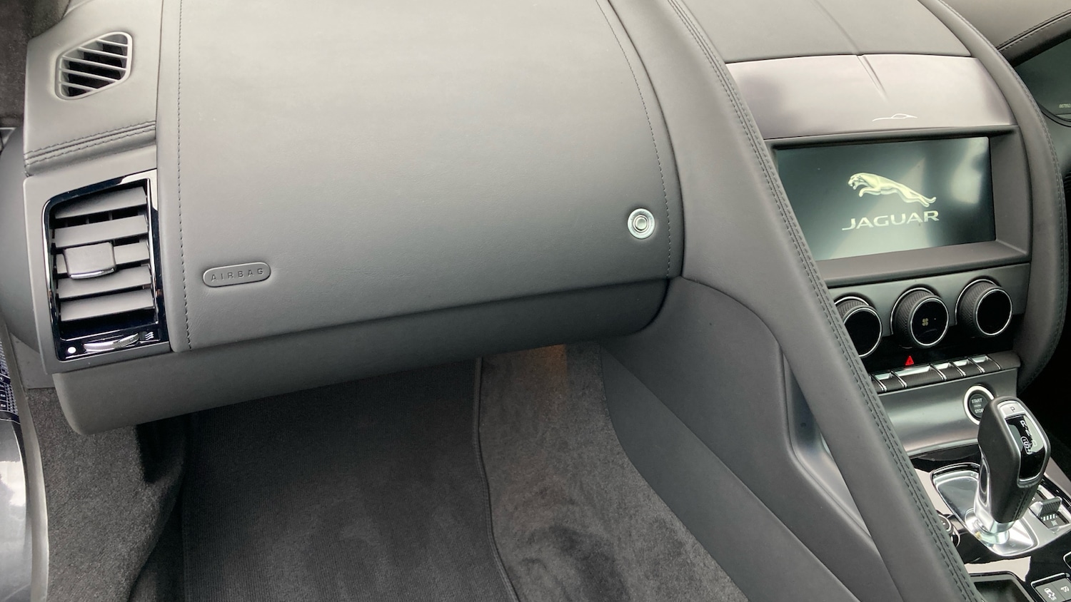 Used Jaguar F-Type 2024 for sale - 76576581: Photo 26