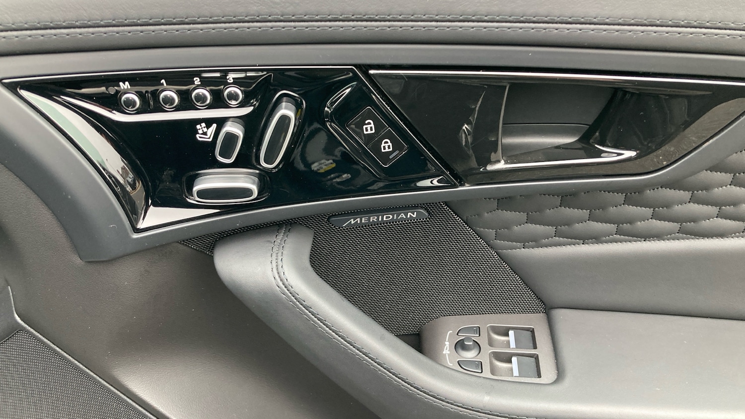 Used Jaguar F-Type 2024 for sale - 76576581: Photo 43