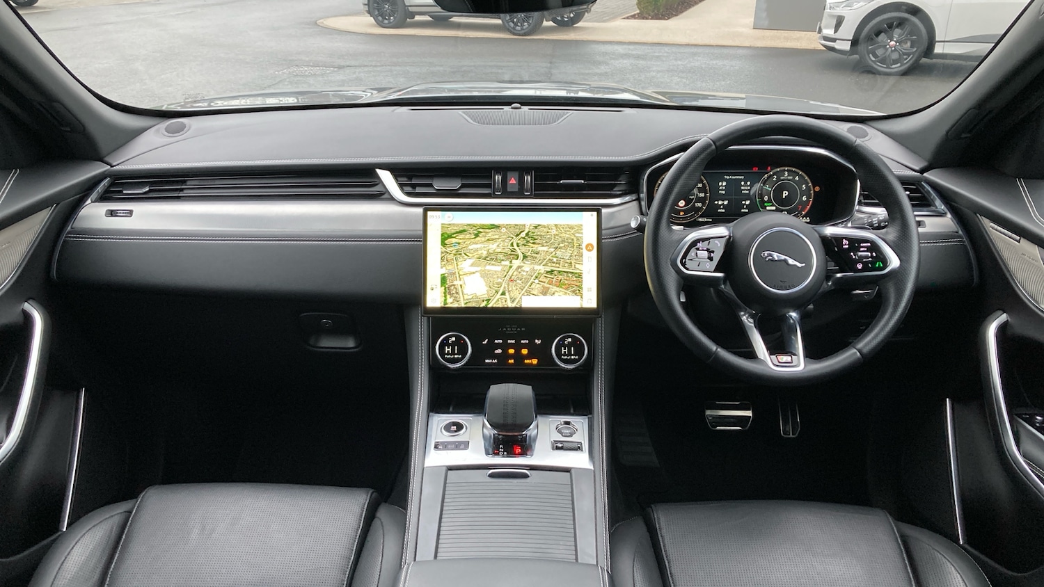 Used Jaguar F-Pace 2023 for sale - 77976907: Photo 9