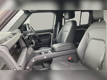 Used Land Rover Defender 2026 for sale - 79101718: Photo