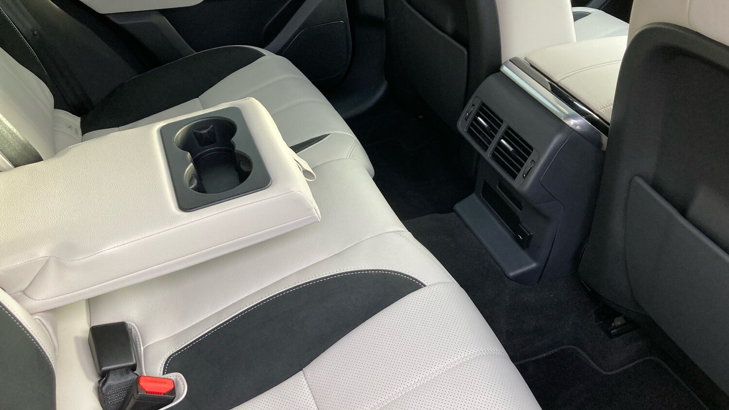 Used Land Rover Range Rover Velar 2022 for sale - 76818708: Photo 42