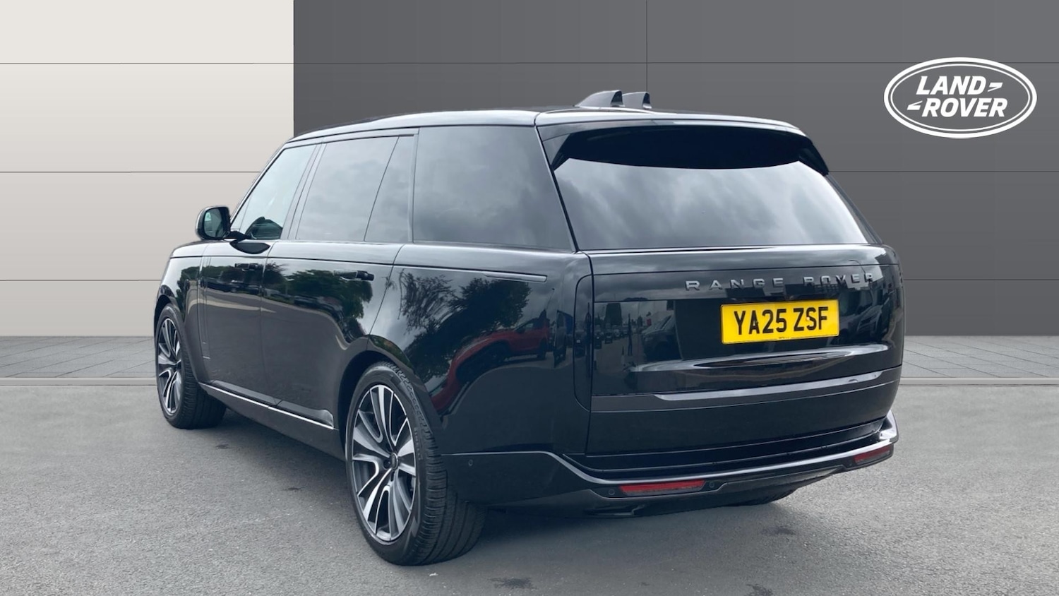 Used Land Rover Range Rover 2025 for sale - 76555630: Photo 2