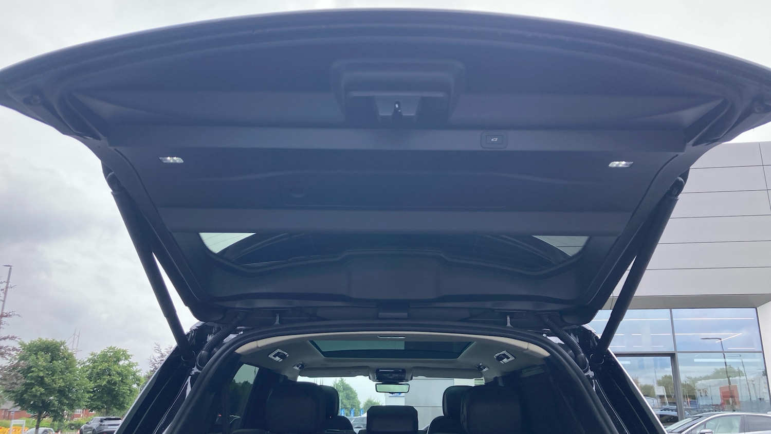 Used Land Rover Range Rover 2025 for sale - 76555630: Photo 27