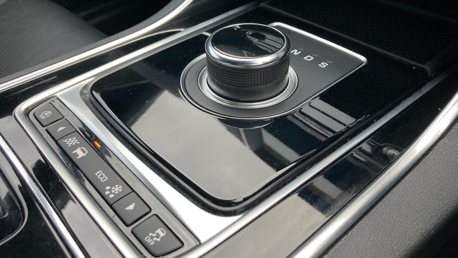 Used Jaguar XE 2019 for sale - 76882352: Photo 13