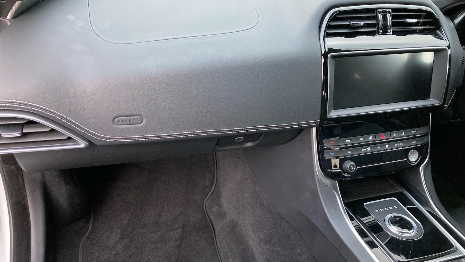 Used Jaguar XE 2019 for sale - 76882352: Photo 26