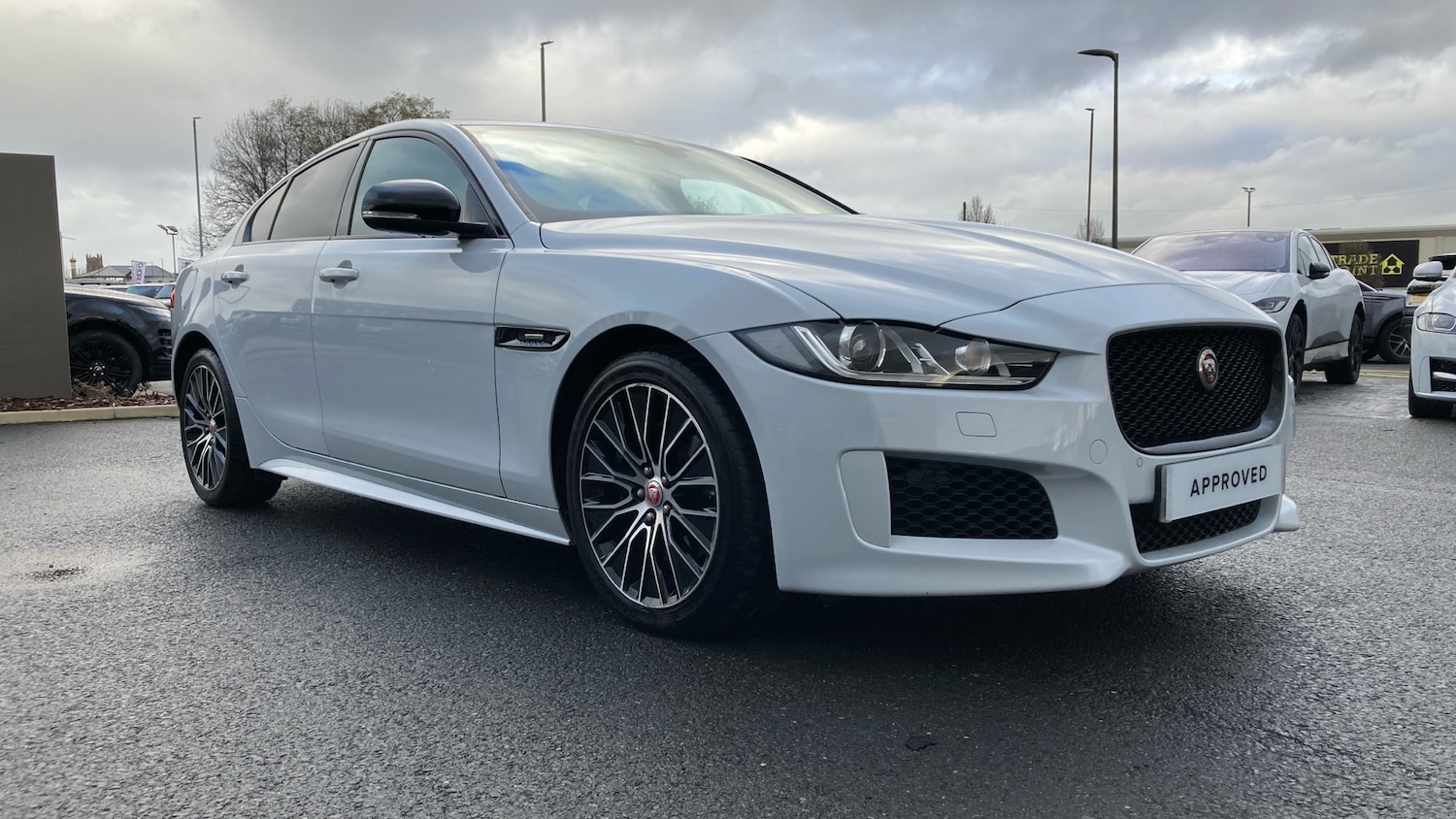 Used Jaguar XE 2019 for sale - 76882352: Photo 32