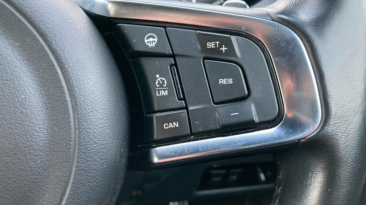 Used Jaguar XE 2019 for sale - 76882352: Photo 44