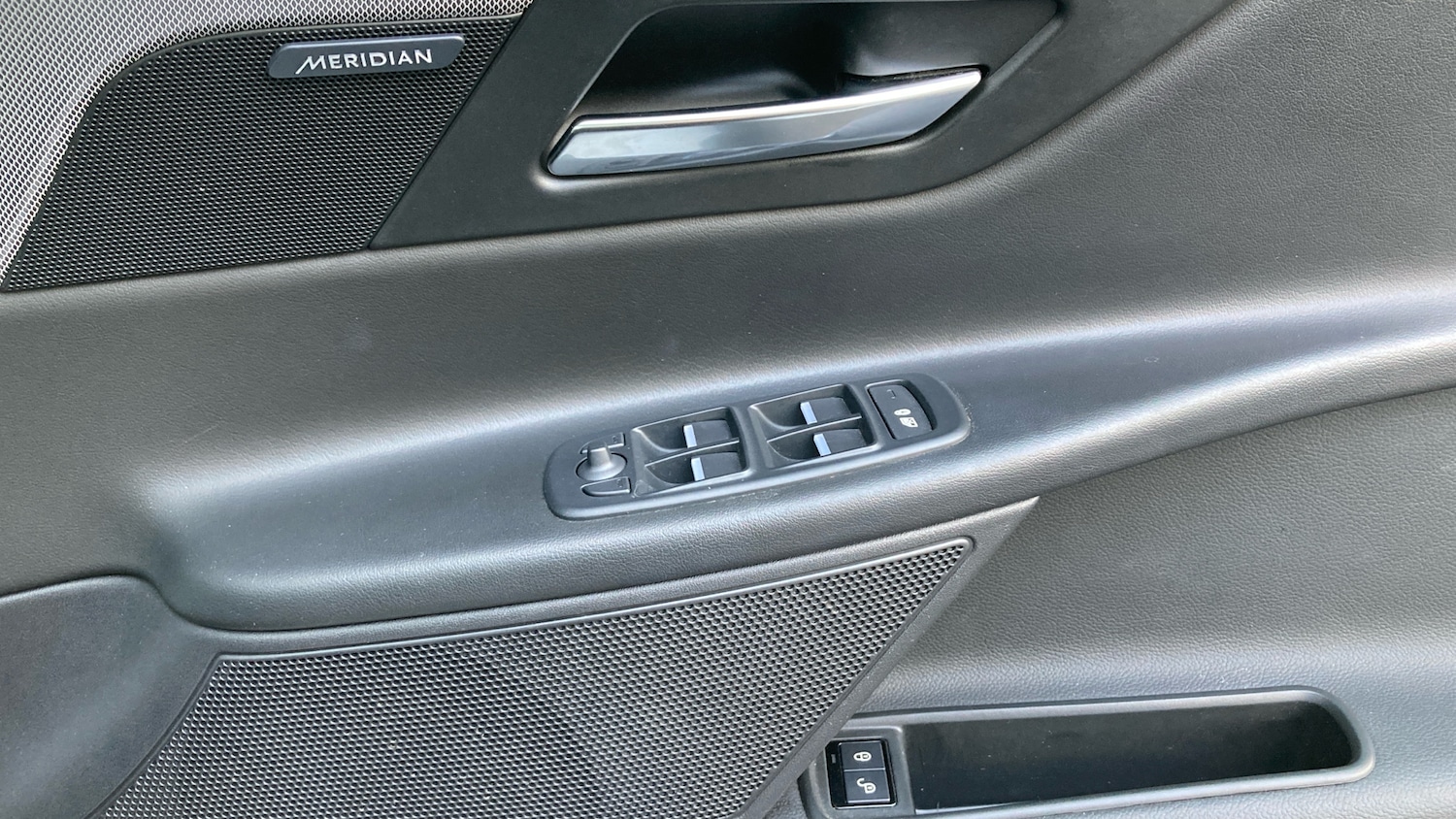 Used Jaguar XE 2019 for sale - 76882352: Photo 45