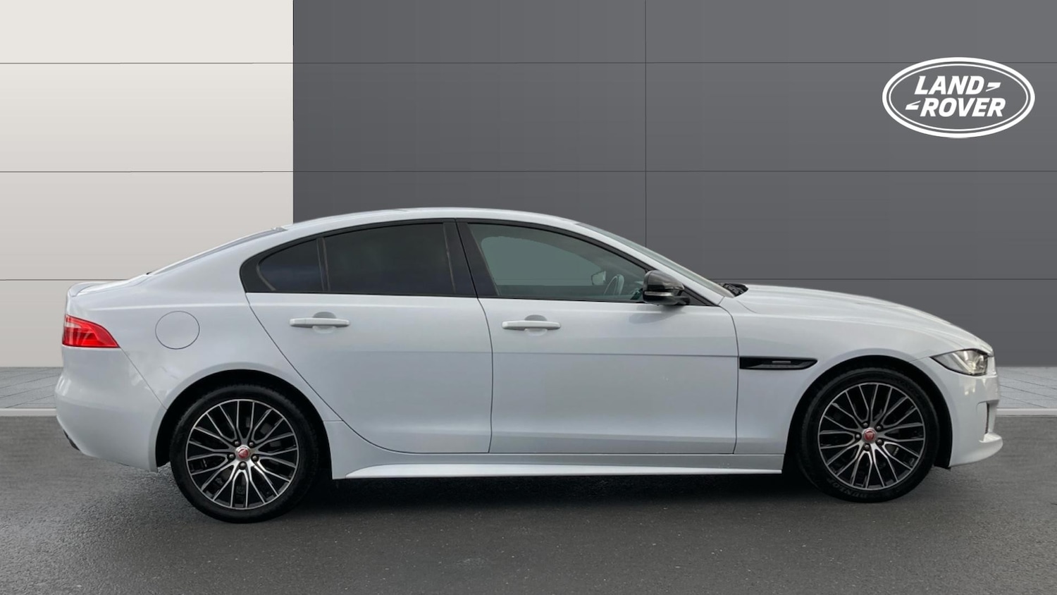 Used Jaguar XE 2019 for sale - 76882352: Photo 5