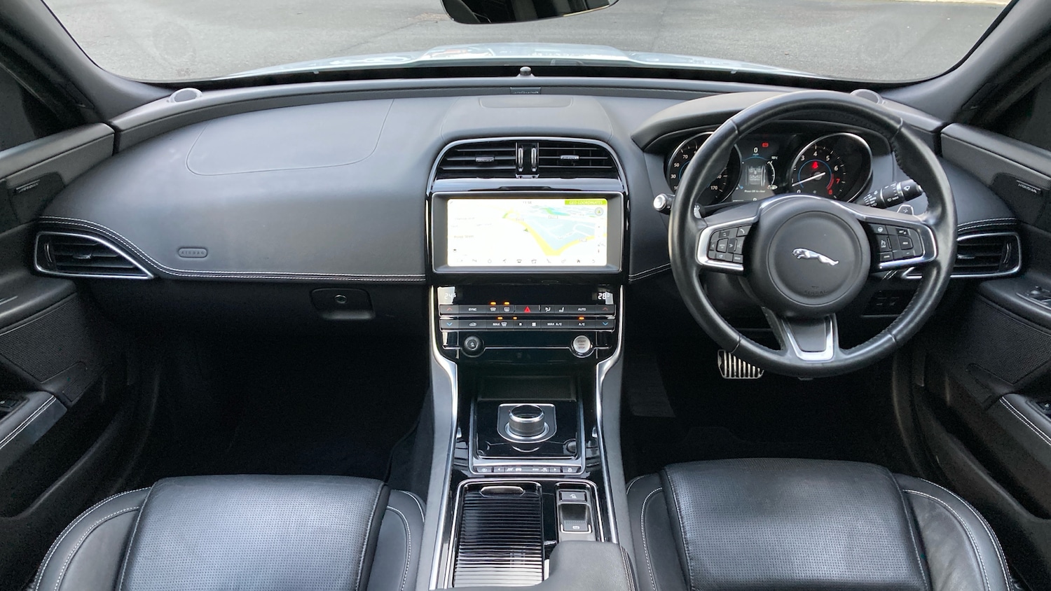 Used Jaguar XE 2019 for sale - 76882352: Photo 9