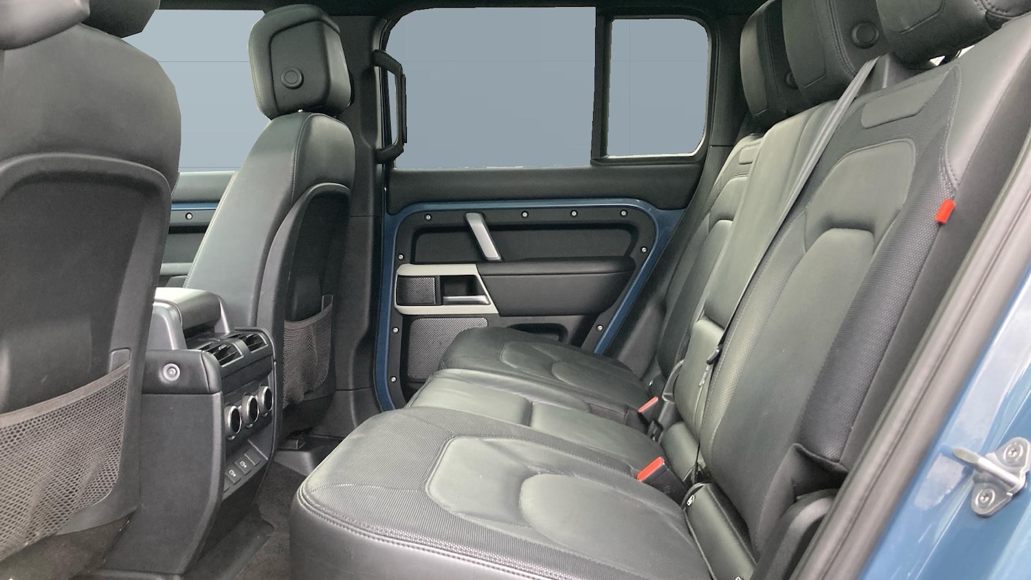 Used Land Rover Defender 2022 for sale - 77435585: Photo 4