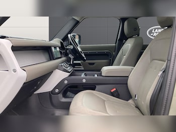 Used Land Rover Defender 2021 for sale - 75582177: Photo