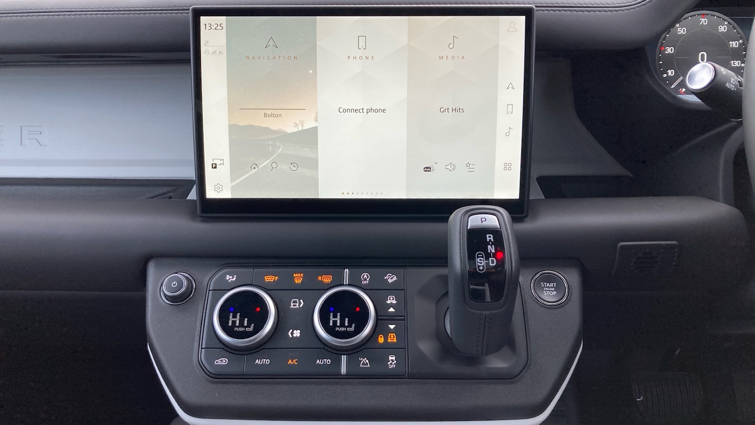 Used Land Rover Defender 2025 for sale - 76835346: Photo 14