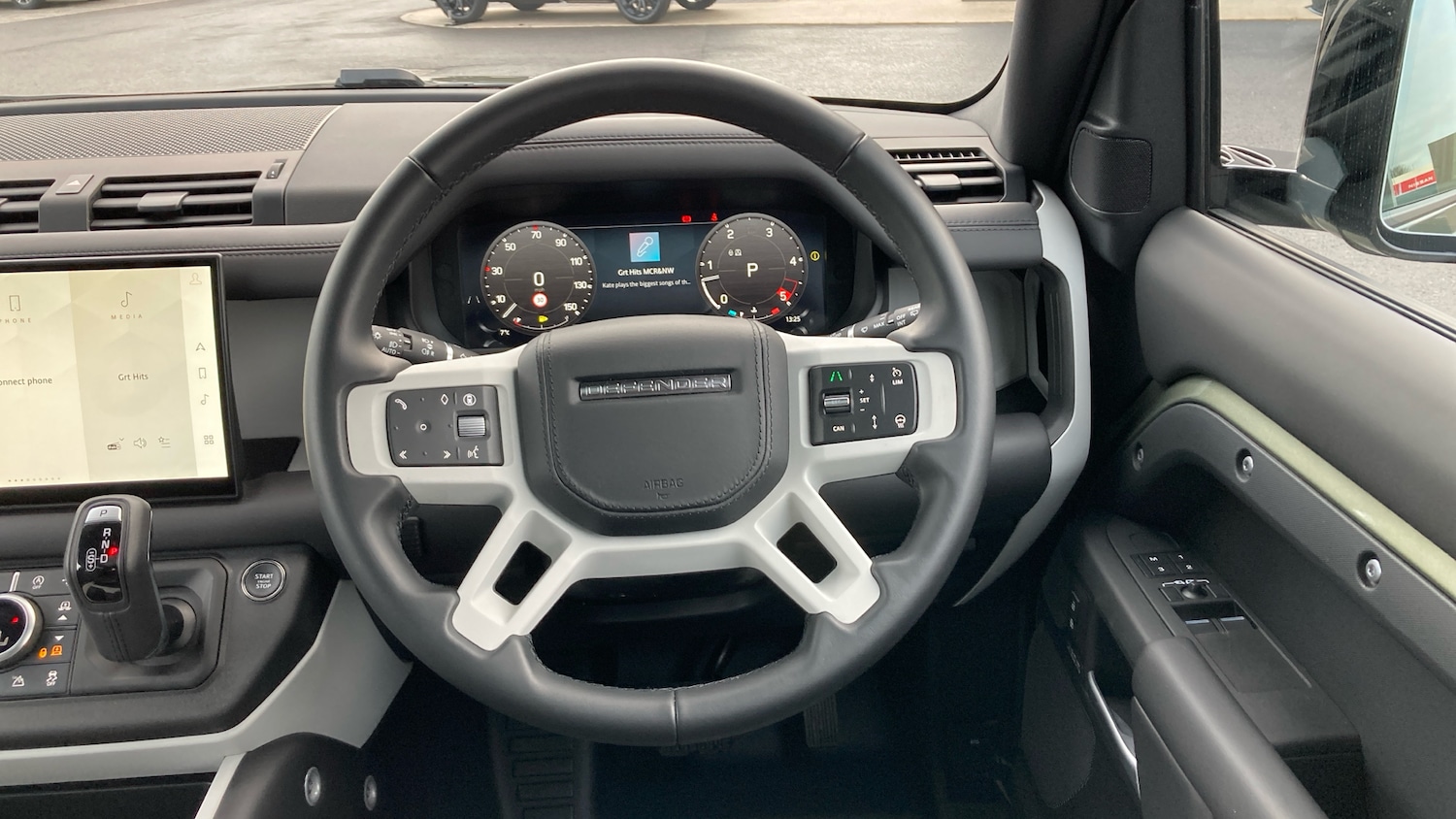 Used Land Rover Defender 2025 for sale - 76835346: Photo 15