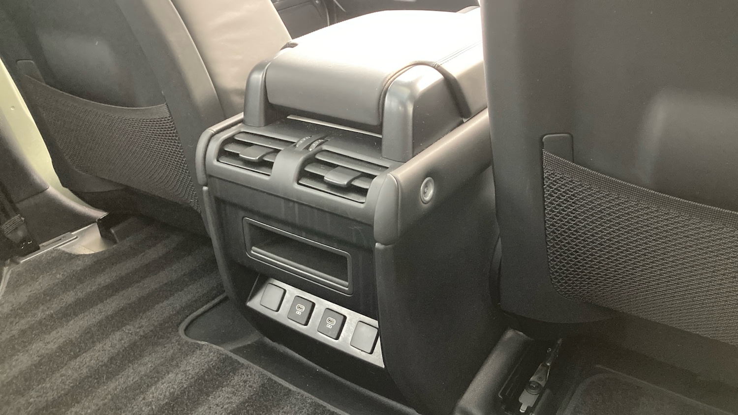 Used Land Rover Defender 2025 for sale - 76835346: Photo 18