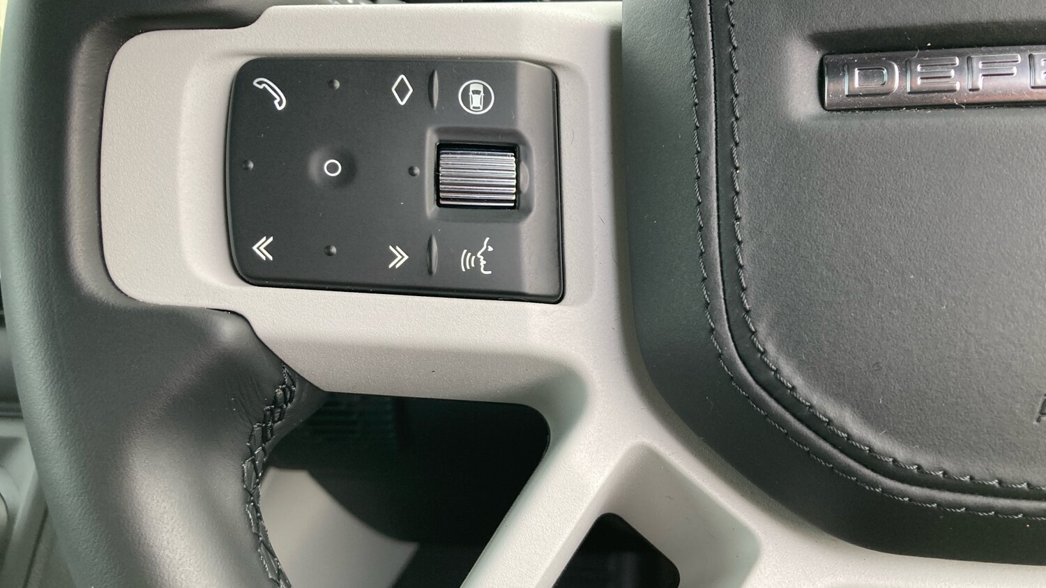 Used Land Rover Defender 2025 for sale - 76835346: Photo 43