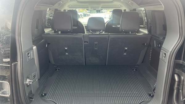 Used Land Rover Defender 2025 for sale - 76157065: Photo 10