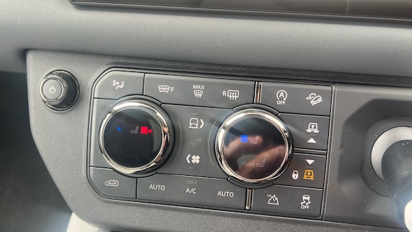 Used Land Rover Defender 2025 for sale - 76157065: Photo 28