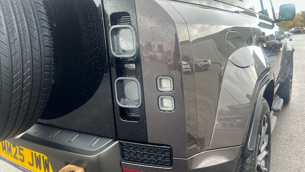 Used Land Rover Defender 2025 for sale - 76157065: Photo 33