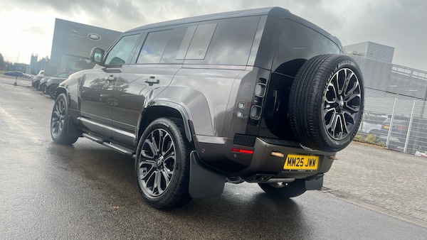 Used Land Rover Defender 2025 for sale - 76157065: Photo 37