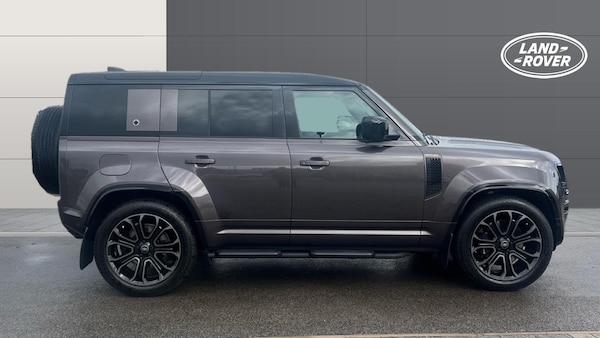Used Land Rover Defender 2025 for sale - 76157065: Photo 5
