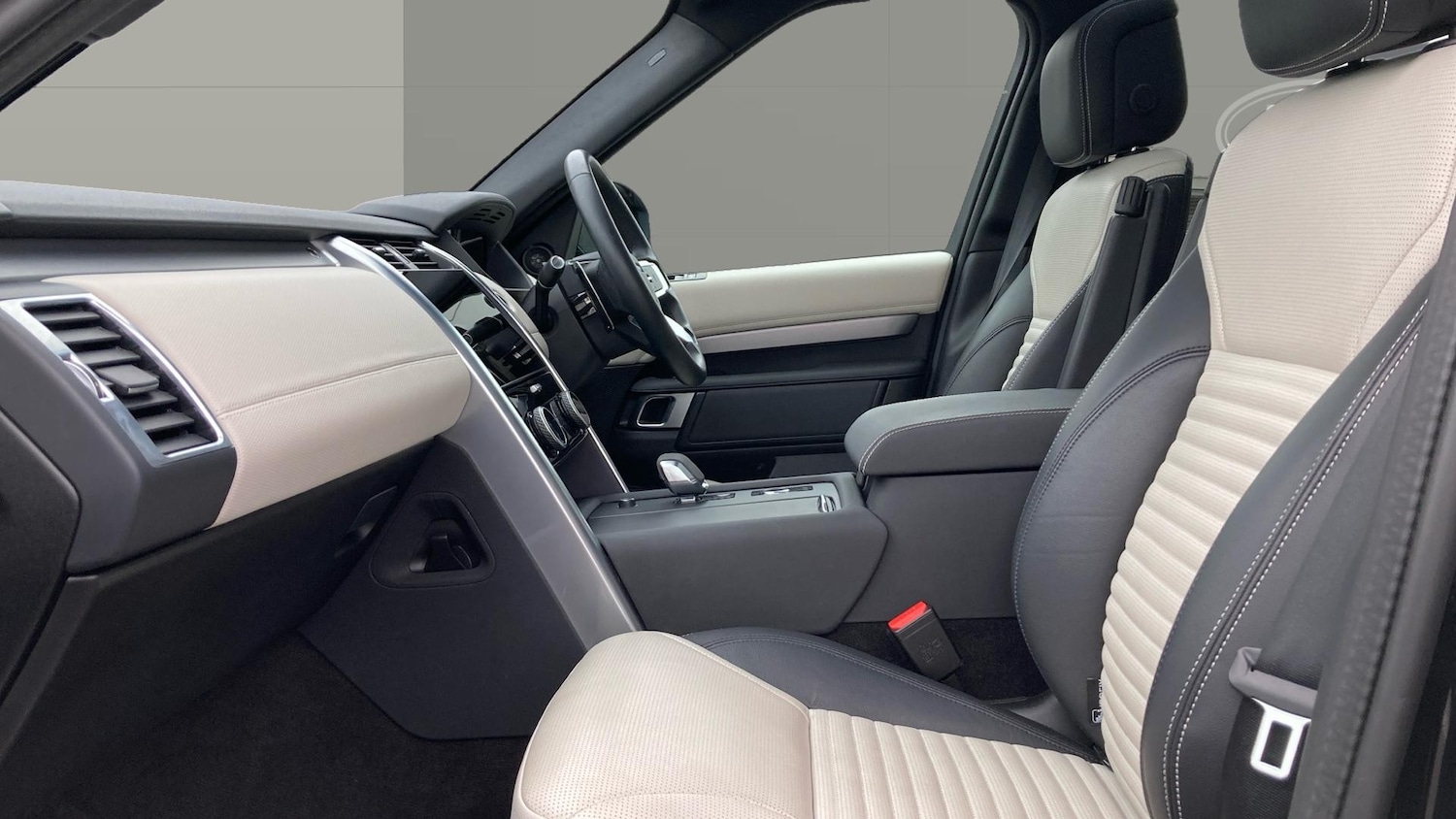 Used Land Rover Discovery 2023 for sale - 77519730: Photo 3