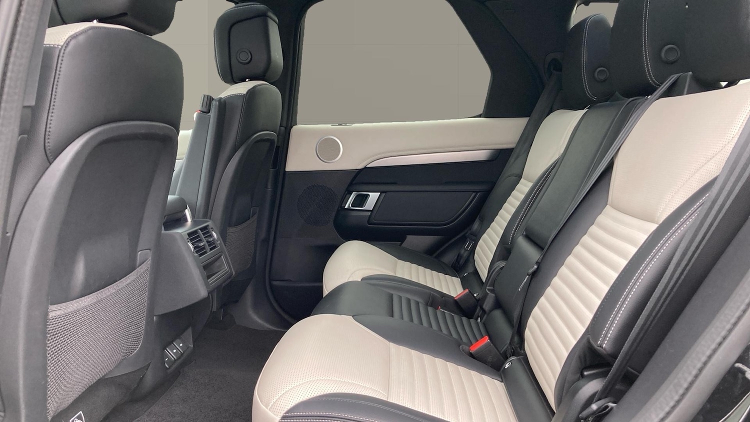 Used Land Rover Discovery 2023 for sale - 77519730: Photo 4