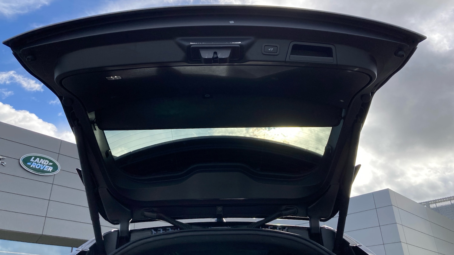 Used Land Rover Range Rover Velar 2022 for sale - 75972825: Photo 27