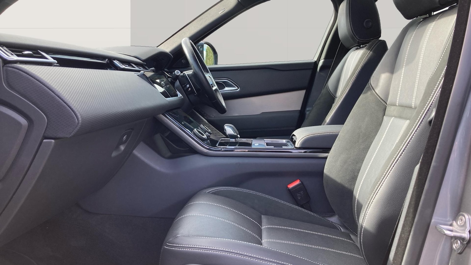 Used Land Rover Range Rover Velar 2022 for sale - 75972825: Photo 3